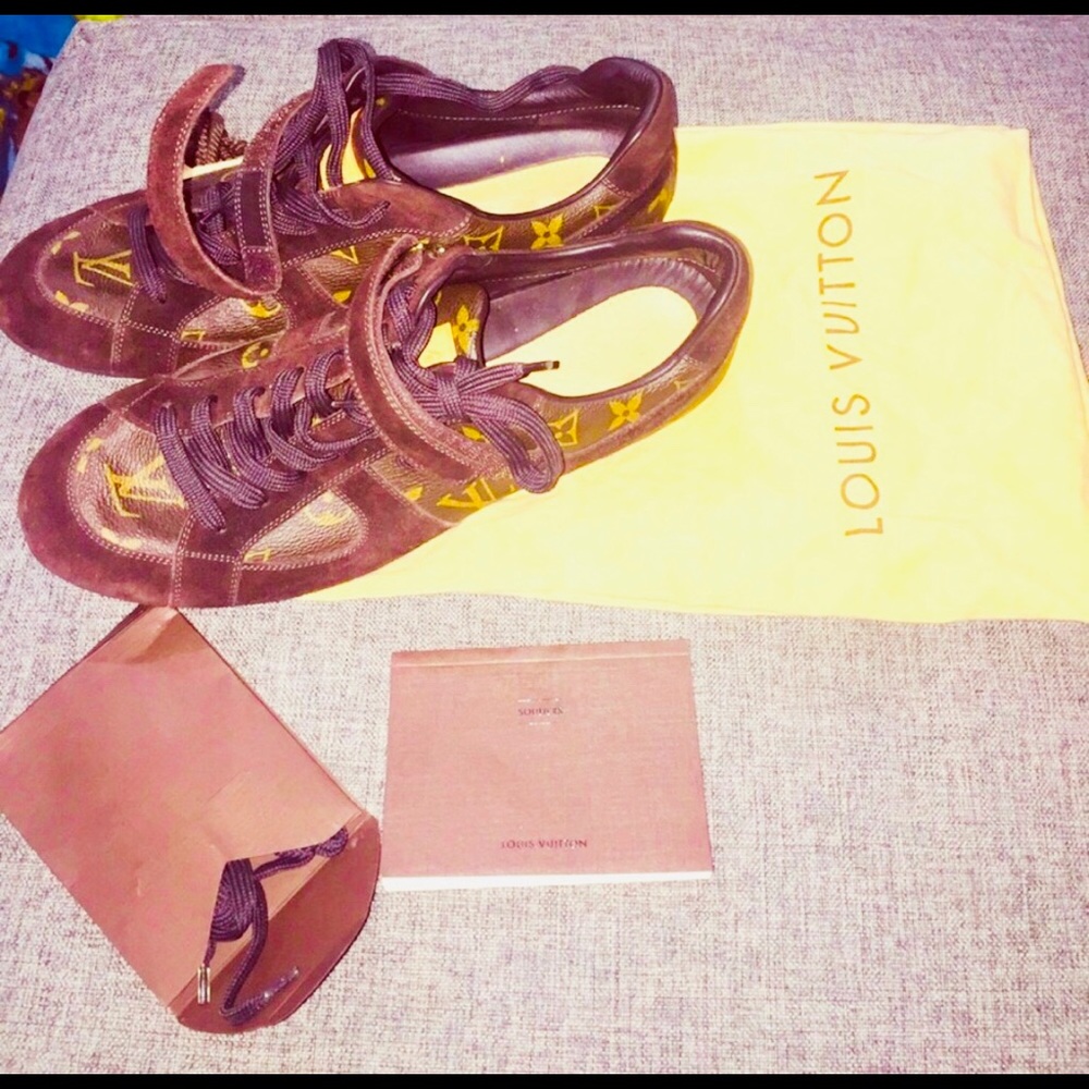 100% Authentic LV monogram sneakers.